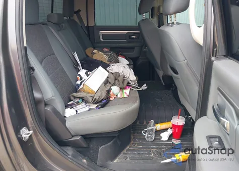 2019 Ram 1500 Classic Big Horn 4X2 5'7 Box z USA, uszkodzony, nr VIN 1C6RR6LT3KS573429